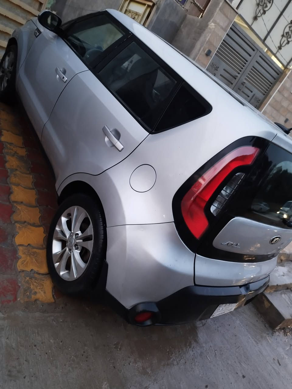 كيا صول  للبيع 
موديل 2015
محرك 2000
السعر 105 وبيها مجال بسيط 
***********
