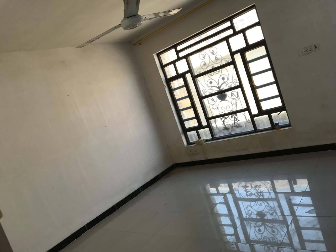 مشتمل 50 مترطابو صرف للبيع  ابو دشير الشهداء المربع الاول قرب شارع الزيتون
الطابق الاول استقبال ومطبخ وخدمات ومنور 
الطابق الثاني غرفتين نوم وخدمات 
بيتونه كبيرة وسطح 
السعر ٨٥ وبي  مجال بسيط لاستفسار ***********
