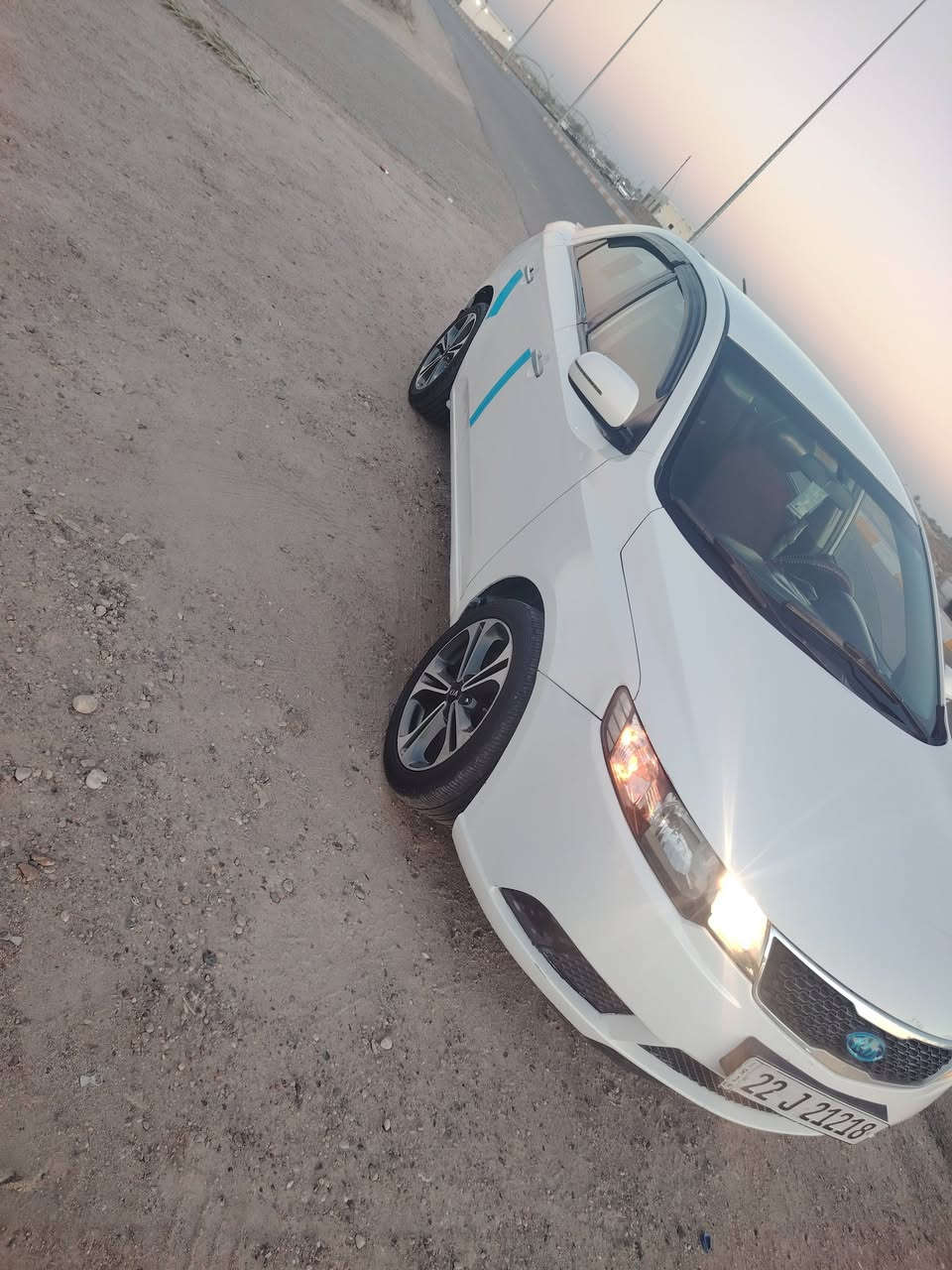 للبيع كيه سيراتو
موديل 2013 خليجي اابيض
محرك 16 مكفول
كير 6 نمر مكفول
تخم تاير كوري رياضي 17
تبريد شغال
 داخل اسود اب احمر
شفاتان بل استيرن
السيارة بي ثلاث قطع صبغ ابدون دواخل
السعر 95$ أو بيه مجال قليل
العنوان الأنبار الرمادي
التواصل عله الرقم *********** أو ***********
