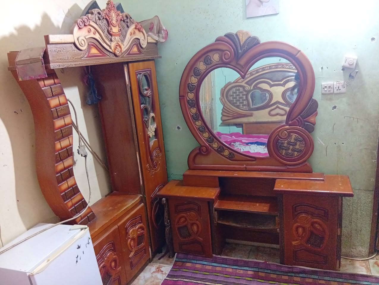 غرفه للبيع مكان الناصريه سعر ٥٠٠ وبيه مجال الرقم ***********
