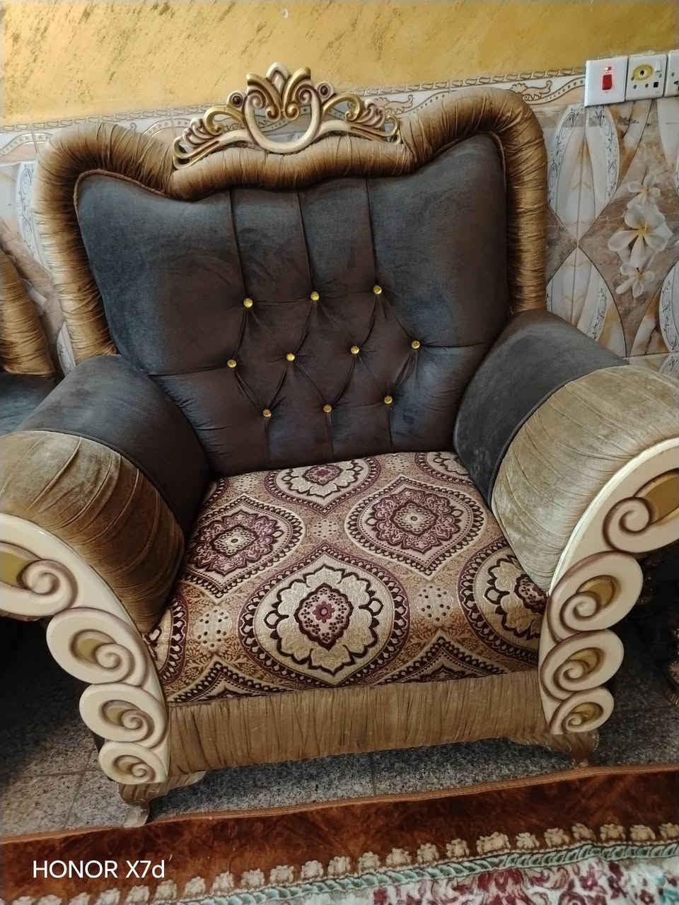 تخم أخو الجديد 10 مقاعد مع 4 طبلات المكان مدينه الصدر  التواصل *********** السعر 400
