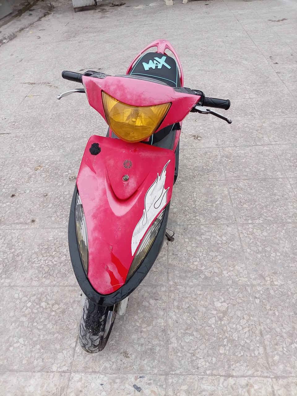 السلام عليكم ماكس عدلة دراجة كاملة نقص برغي مابيه كفر ختم واحد وية المكينة رايدهة 800وبيهة مجال للشراي ***********مكاني البياع تقاطع درويش
