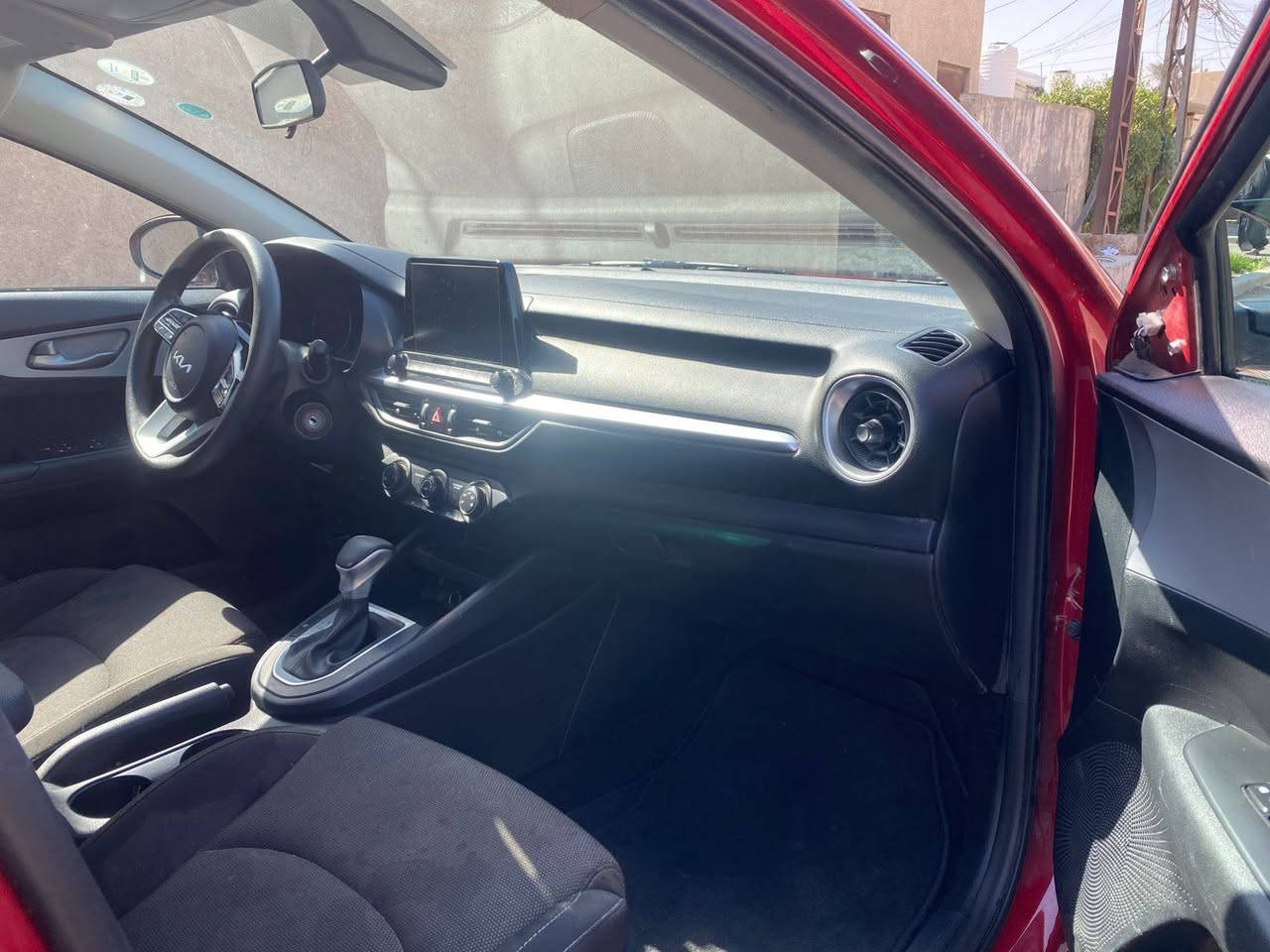 كيا فورتي ٢٠٢٤... بدون ايرباكات كلهن سليمات.. مواصفات الفورتي مكينه ٢٠٠٠دوش بيها صبغ جنطه وداير مال جاملغ وبيه بارد  امامي يمين وحافة البنيد  ..... ماشيه ١٨ الف... مكفوله كير ومكينه وحداديه سياره نظيفة جدا للبيع بسعر ١٣٨ وبيها مجال للاتصال ب*********** ابوكرم.... مكان السياره بغداد المنصور.. تحويل وكالة بشرط...
