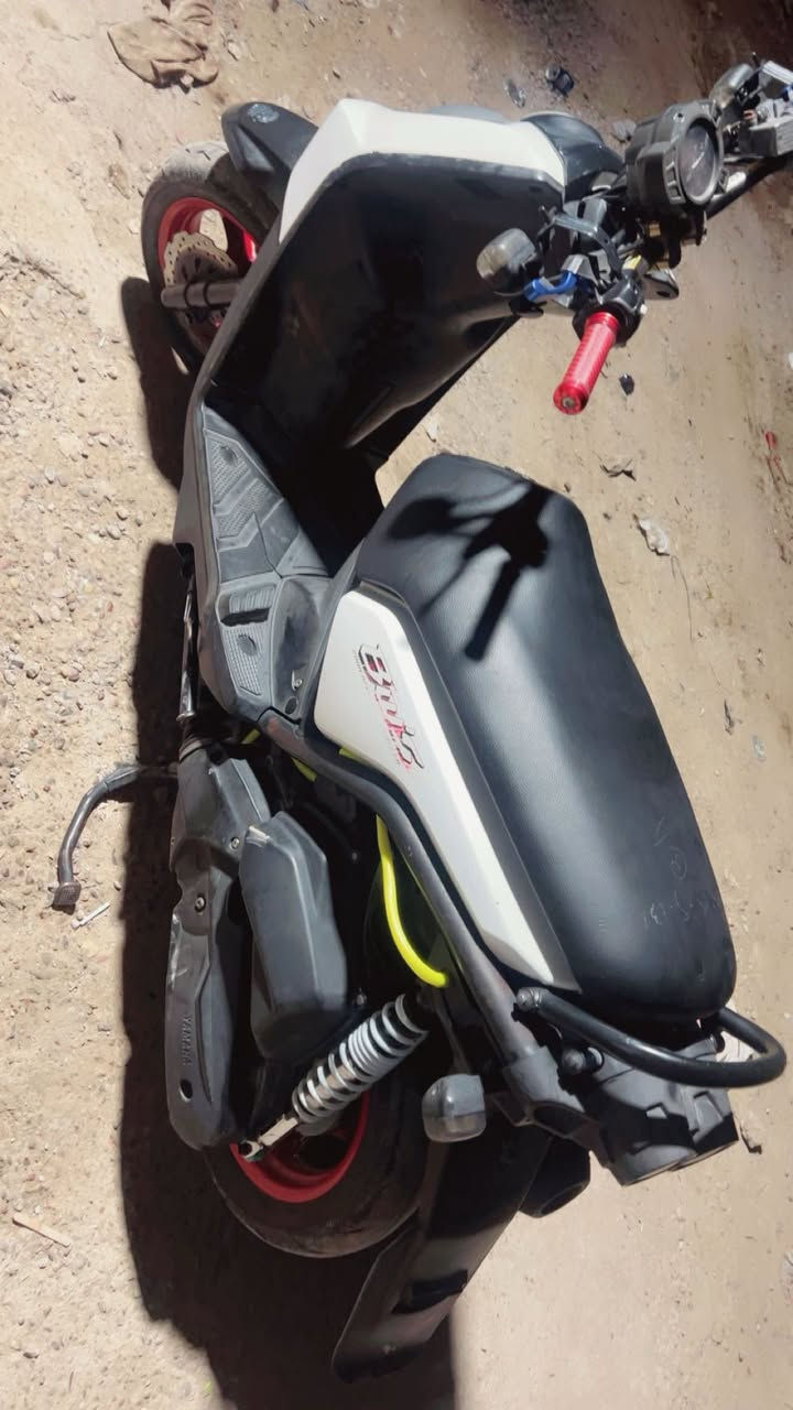 سكنس جبلي مكفوله كفاله عامه الزعفرانية
الله شاهد دراجه نضيفه بانزين كله محسن 
هاذا رقمي الشراي ينتصل ***********
