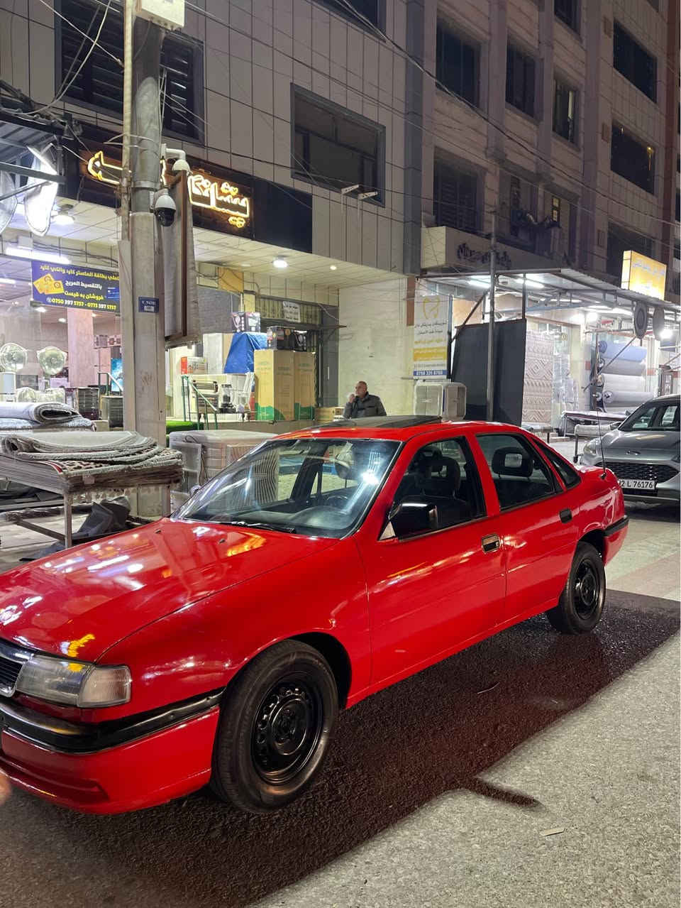 سلام و علیکم 
فیکترا مۆدیل ٩٣ 
سەیارەکە تەکسیە کرایتە خسوسی رەنگی بیلادی سۆر
رەقەم فەحس هەزە هەموو شتی نوێیە
یەک دینار مەسرەفی نیە 
یەک جەمپی خەفیفی پشتی هەیە ژۆرێی نەگرتهە
سەیارەکە جوان و بێ مەسرەفە
یەک پەنجە مۆری دەکەی و تەواو هەموو شتی نوێیە هەتا ٢٠٣١
***********
***********
سلایدی جام عادیە  مەکینە ١٨یە 
موشتەری تەلەفۆن بکە أربيل, العراق
