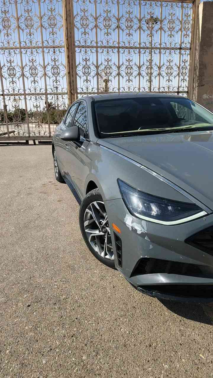 السلام عليكم
سوناتا موديل 2020 باسمي سنويه 2031
فول مواصفات ما عدا الفتحة محرك 2500
سياره جاهزه من تخم تاير حديدية بيهة جواز سفر 
صور امريكا موجوده وعندي بيهة صبغ نص بالبنيد 
 مكاني العماره  سعر 137 
استفسار ***********
