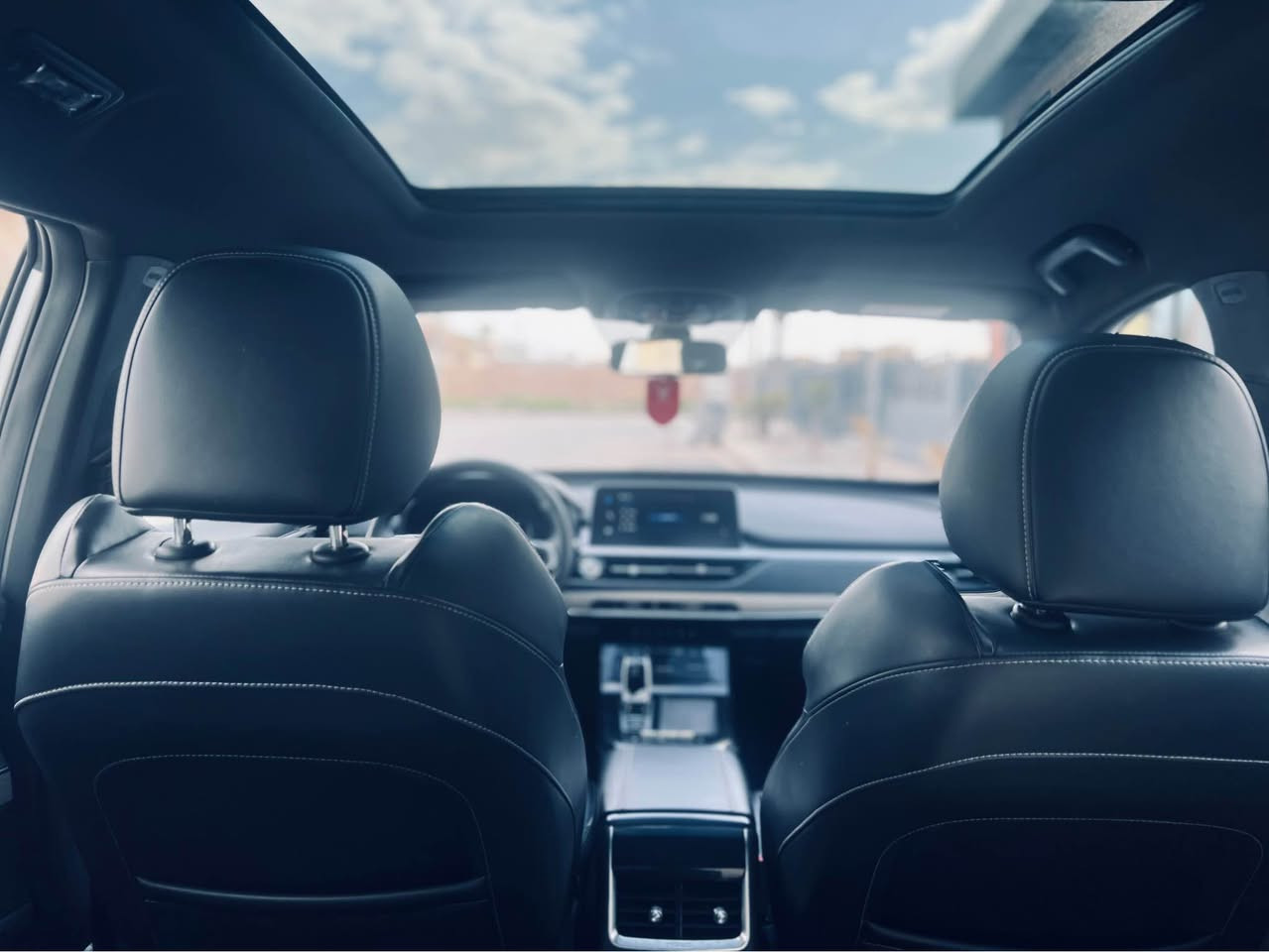 chery tiggo 7 pro 2022
شيري تیگۆ ٧ پرۆ 2022

فوول مواسفات زمان شريكة 
گێڕ تۆماتیک و عادی تا ٩ نمرە ، بەسمە ، دەرگا بەسمە، شەغال ، سڵاید ،سڵاید کۆنتڕۆڵ, تەحدید سورعە ، شاشە ، کامێرا ، تەبرید لەمس ، تەبرید مەرکەزی، ئۆتۆ هۆڵد، توڵی سەقف ، لایت لید، جام کارەبایی،بەرزو نزمی جامەکان بەکۆنترۆڵ،ئاوێنە کارەبایی، ئاوێنە ئیشارەت، لایت ئۆتۆ، حاسەی دواوە ، ووریاکەرەوەی دزی ، دوگمەی هاوکاری برێک ، بەرزو نزمی لایتەکان ، دژە خلیسک ،فڵچەی دواوە، سوکان ڤۆلیۆم و بلوتوزو وای فای و کار پلەی ، شوێن عەینەک، دوو سویچ کۆنتڕۆڵ تەنها 80  هەزار کیلۆمەتر چووە سيرفز كامال لة شريكة بؤي كراوة 

بێ بۆیاخ ، ، سارد
هە موو  بە شە رت
ڕەقەم هە ولیر  ، تاحویل مباشر ،  بەشەرتی بەناو کردن و غەرامە. بة ناوةي خومة 
سەنەوی رةقم نوي 
135 $ نرخ  کەمێک مەجال 
***********📱 وتصئاب أربيل, العراق
