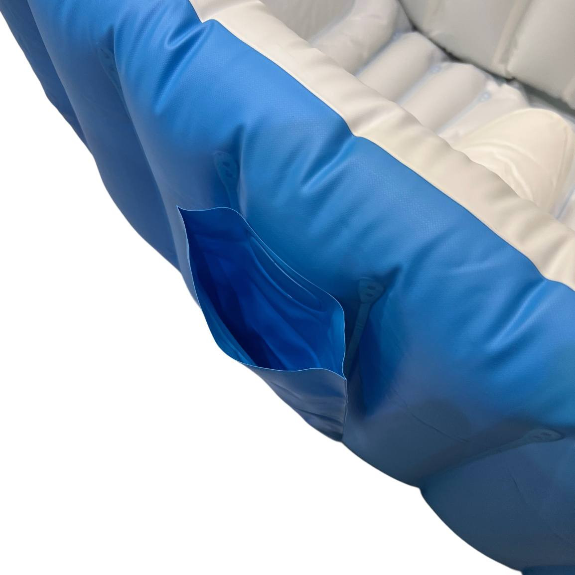 حوض استحمام أطفال هوائي قابل للنفخ – Leedssoy 12001

الموديل: 12001

• حوض استحمام أطفال قابل للنفخ مصمم لاستخدام الرضع مع هيكل ناعم وسهل التخزين.

• مصنوع بتصميم قابل للطي ليسهل حفظه عند عدم الاستخدام.

• يساعد على تثبيت الطفل في وضعية مناسبة بفضل زاوية الميل الموجودة في ظهر الحوض.

• مزود بفتحات تصريف خاصة في أسفل الحوض لتسهيل تفريغ الماء.

• يحتوي على قاعدة ثابتة مصممة لتقليل انزلاق الطفل أثناء الاستحمام.

• نوع المنتج: حوض استحمام أطفال قابل للنفخ
• الخامة: ناعمة وقابلة للنفخ
• الفئة العمرية المناسبة: من 0 إلى 3 سنوات
• تصميم: قابل للطي
• نظام تصريف ماء: نعم (فتحات تصريف أسفل الحوض)
• الاستخدام: للاستحمام فقط

• الأبعاد الظاهرة على العلبة:
 • الطول: 98 سم
 • العرض: 64 سم
 • الارتفاع: 28 سم بغداد, العراق


**إذا كنت صاحب هذا الإعلان وتريد حذفه لأي سبب، رجاءا أرسل رسالة إلى الدعم الفني**