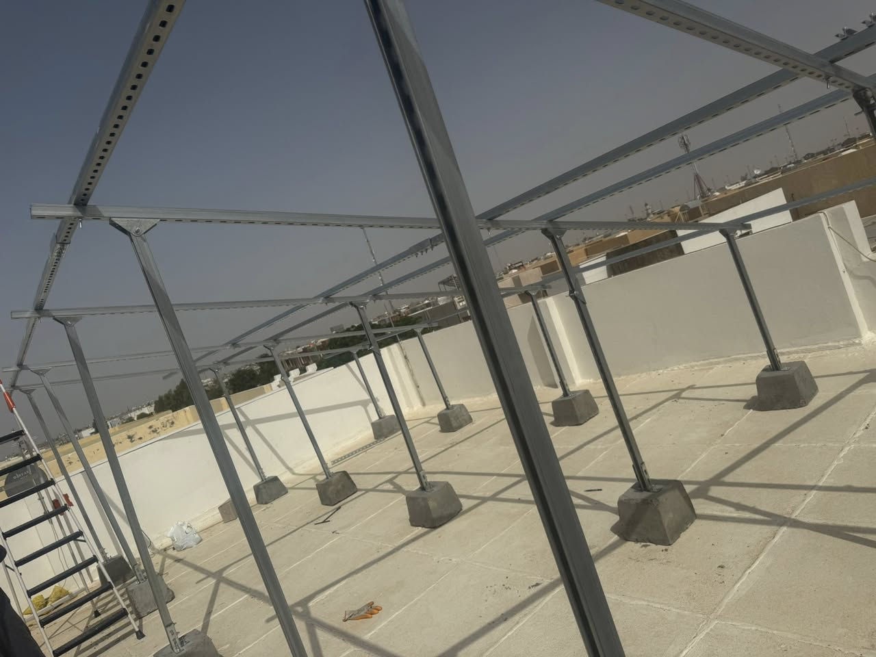 تم بحمد الله إنجاز مشروع جديد لنصب منظومة طاقة شمسية بمواصفات قوية من شركة شيساج العالمية بواقع ٣٠ امبير نهاري و٣٠ امبير ليلي لمده ٣ ساعات ونصف بضمان ٥ سنوات تناسب الأحمال العالية وتوفر استقرار كامل بالكهرباء 💪⚡ 

الانبار /حديثة / مقابل حي صناعي حديثة 
للتواصل : ***********
