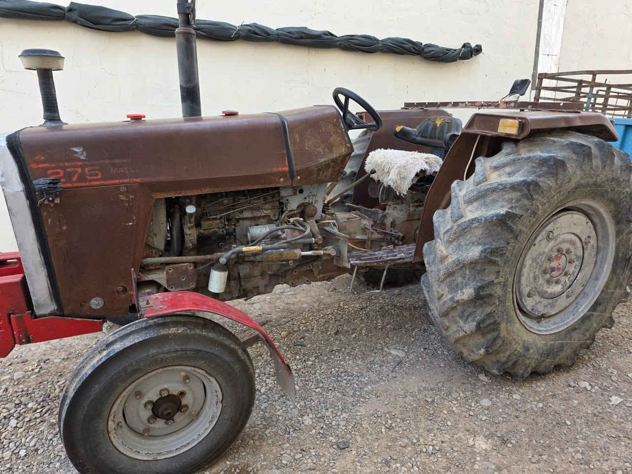 السلام عليكم تريكتر نوع فوركس 275المكينه بدون عيب وبدون أي نقص جاهز  رقم كركوك مابيها آي مصرف شغل وبوجهك ع الكراب مكان المكينه قضاء كلار رقم هاتف ***********
