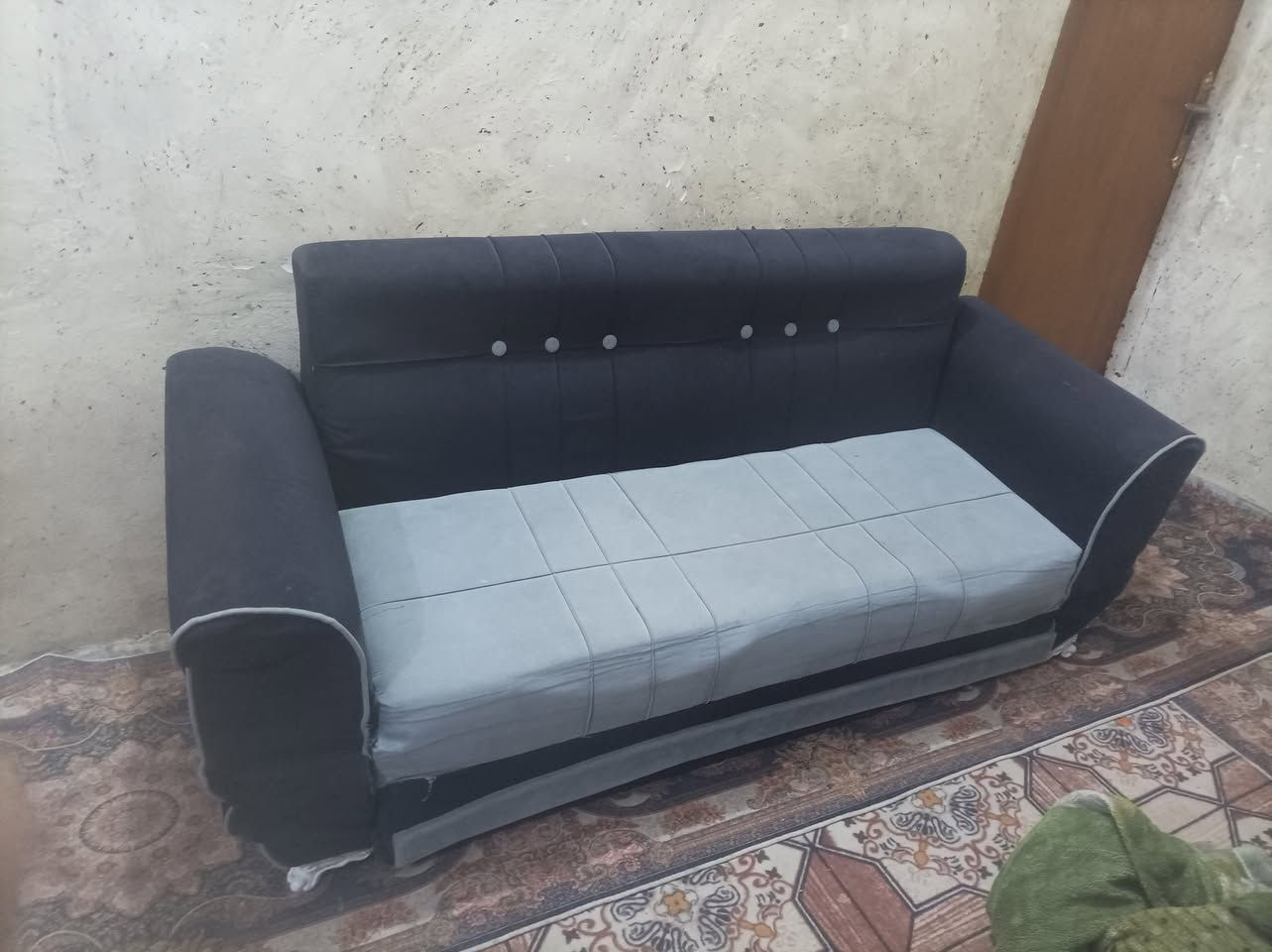 تخم 8مقاعد للبيع الحله السعر 125بي مجال بسيط ***********
