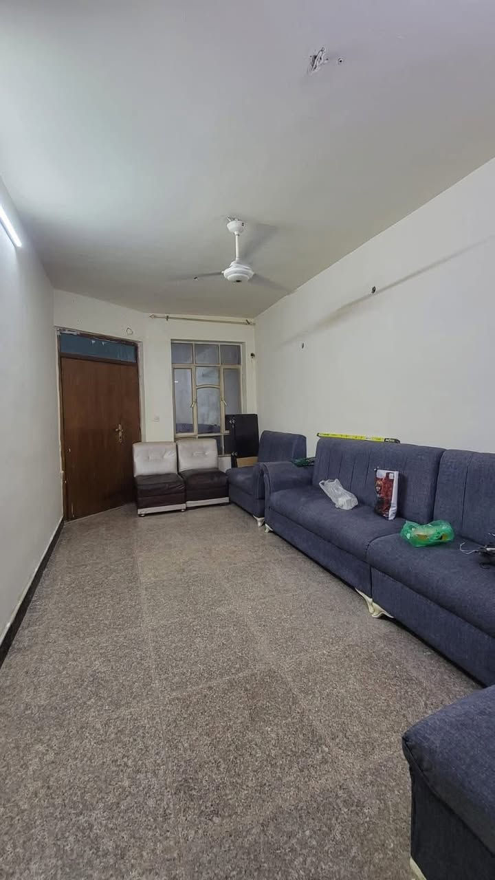للايجار في السيدية
بيت 150 متر

💠 غرفة  نوم 4 

💠صاله

💠مطبخ 

💠وخدمات 

 بدل الايجار مليون وربع 

📍موقع : السيديه - الضباط قرب شارع النخل

⚜️للاستفسار ولتواصل الاتصال ع ارقام 
0736396810


**إذا كنت صاحب هذا الإعلان وتريد حذفه لأي سبب، رجاءا أرسل رسالة إلى الدعم الفني**
