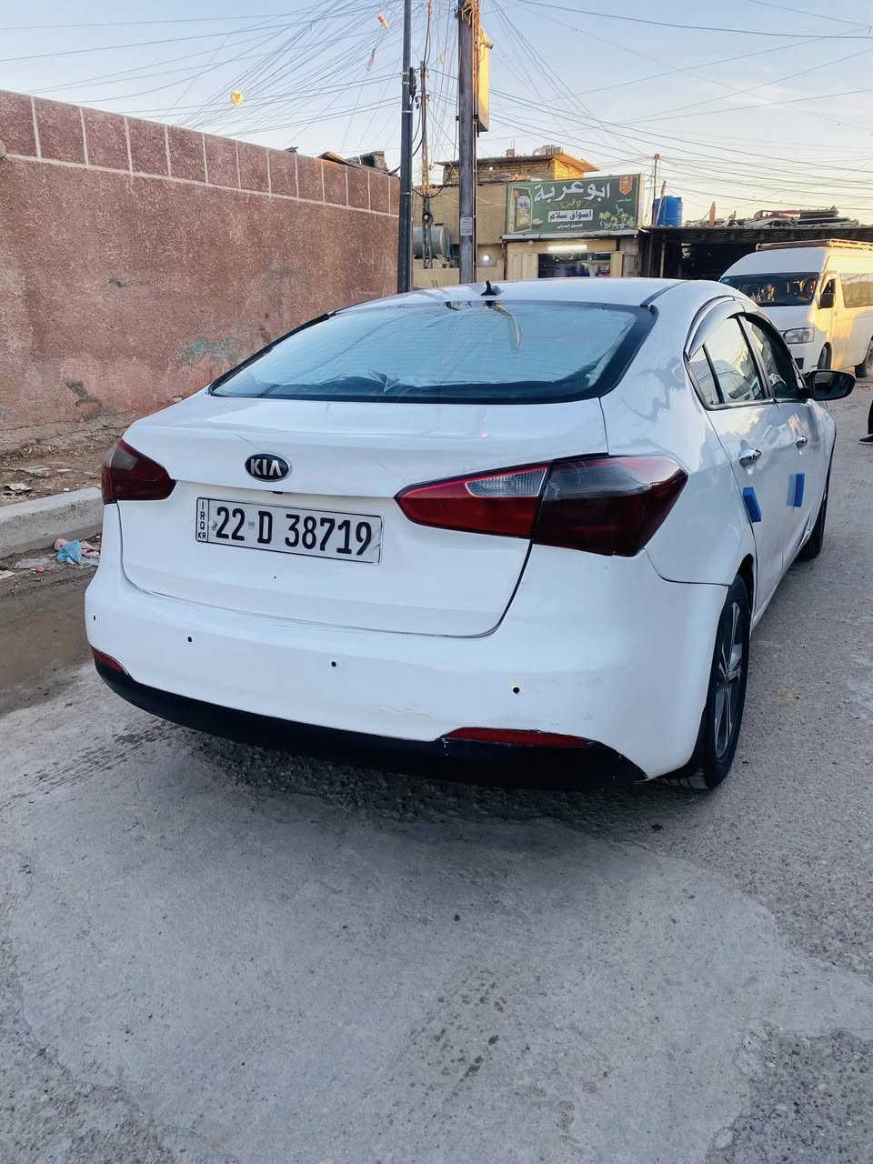 السلام عليكم سيراتو خليجي  14 سياره جاهزه مكينه كير تبريد تدفىه صدر امامي خلفي مكفولات بيهه جفيه رققم اربيل بسمي وكاله  الدولي  سنويه 28 تريدوكاله لو تحويل السعر 79 بيهه مجال قليل العنوان بغداد ***********
