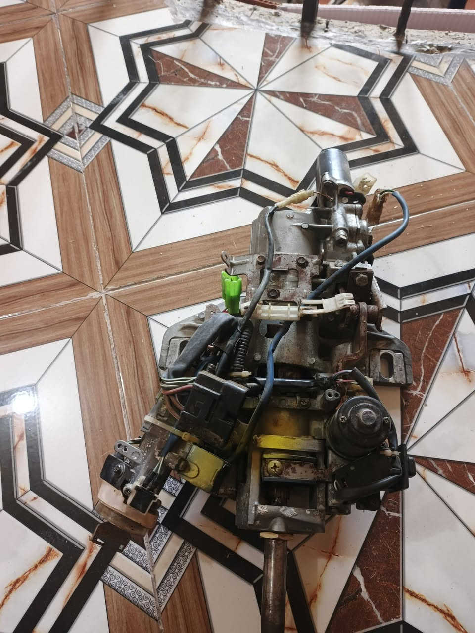 مجمع ستيرن بطه كهربائي  حاويه بالباكيت هوه وسويجه مكان ديالى دلي عباس ***********
