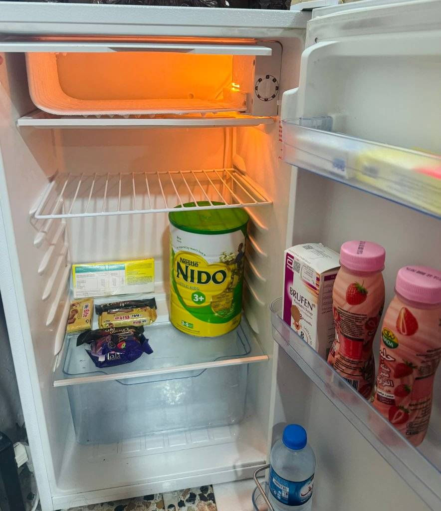 ثلاجة غرفه نوم مكاتب 
الاصلي وشغالة فول ومن وبيها قفل ومفتاح من جوا وكذلك بيها درجات اذا تخليها على اعلى شى تجمد انا اخليها على الناصي 
ماخذتها بي 150اريدها ٨٠ قفله


**إذا كنت صاحب هذا الإعلان وتريد حذفه لأي سبب، رجاءا أرسل رسالة إلى الدعم الفني**