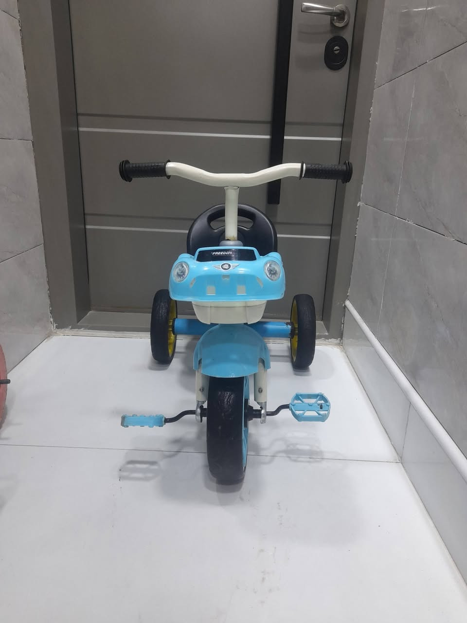 السلام عليكم 
باسكلات أطفال للبيع السمائي ١٥ الف الوردي ١٠ الف بعقوبة التحرير ***********
