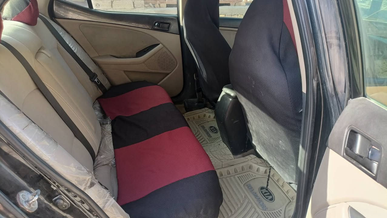 السلام عليكم اوبتما 2013 وارد امريكي ضرر طرف البنيد وضربه خفيفه ب البك لايت الخلفي فقط باقي السياره كلشي سليم بيها السياره گير ومكينه وتبريد بشرط حداديه ٧٠٪ السعر 100 وبيها مجال وباقي التفاصيل اتصل على الرقم ***********
