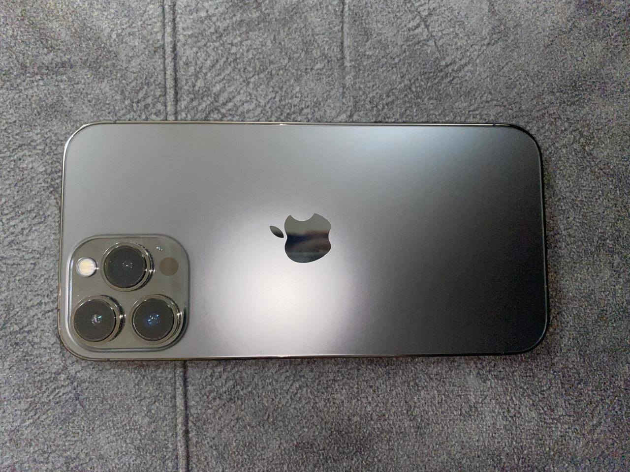 سلام عليكم . ايفون ١٣ اسود وبحري الاسود ذاكره ٢٥٦ بطاريه ٨٤ نضافه 100/100 مامفتوح امريكي ال بحري كذلك
