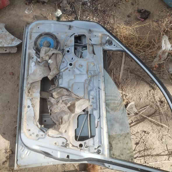 سلام عليكم 
غراض سوناتا وفود جامه اماميه جه اليمنه +ماطور +قفل باب +سماعه +جاملغ امامي بي ضربه خفيفه يتصلح ويرجع طبيعي اتصل وبخدمتك 
***********#
