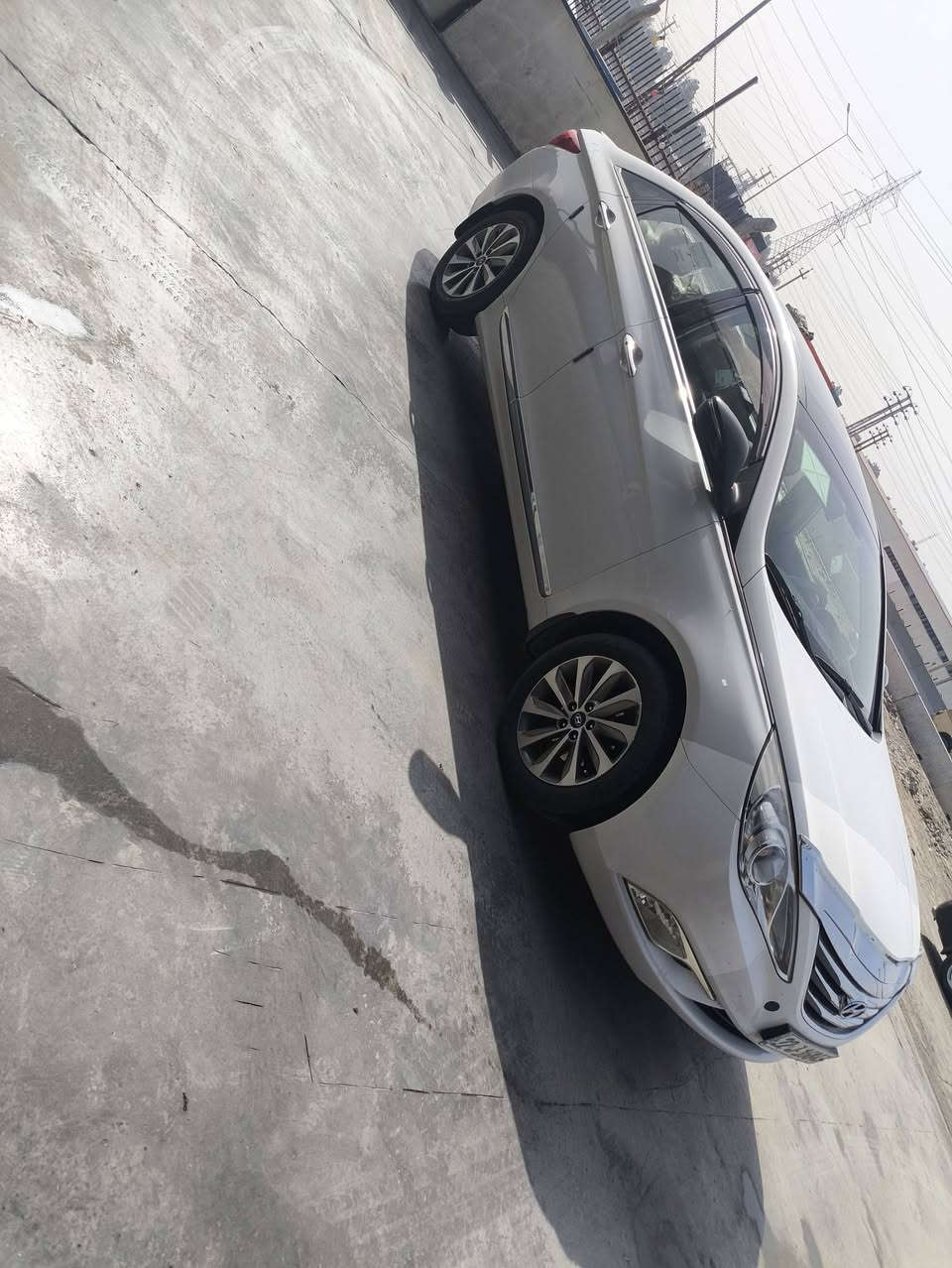 سوناتا 11 خليجي
فول مواصفات 1/1
بصمة تشغيل
بصمة ابواب 
بنوراما طكتين 
كشن كهربائي 
شاشة 
كامره دواره
ويل كروم 5
تخم تاير 
صدر امامي خلفي شركة موبس 
بجم محدث 14
زنون عالي ناصي
كفاله عامه من الرقم للرقم عدا الملاحظات البسيطه الموضحه بالسونار 
باسمي سنويه لل31
مكان السيارة /شمال بغداد /العبايجي
السعر 135
***********
