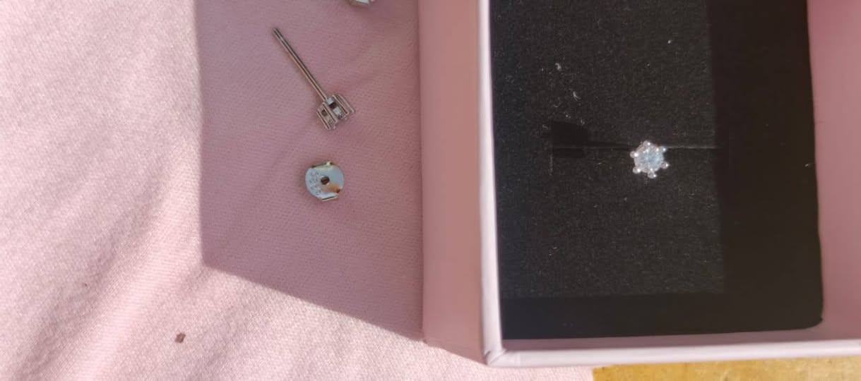 قطع من ماركات مختلفه كارتير سوارفسكي وموزنايت كل القطع يجي وياها كارت والموزنايت مختوم 925


**إذا كنت صاحب هذا الإعلان وتريد حذفه لأي سبب، رجاءا أرسل رسالة إلى الدعم الفني**