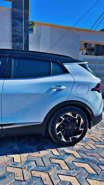 سلام عليكم 
سبورتج2023 للبيع   
المواصفات: 1-بصمة
2-مري شفط 
3- كشنات كهربائية
4- دتفئة كشنات
5- تدفئة مقود القيادة
5- جنطه كهربائية تفتح تلقائي 
6-خمس انضمة قيادة ايكو نورمال سمارت سبورت
7-سايد بريك كهربائي
8-كامرة دوارة وكامرة ارضية+و امامي 
9- تشغيل عن بعد
10- مستشعر وقوف
11- حساس مطر 
12-مصابيح زينون 
13- ابل كاربلي + بلوتوث♦️
14- محرة 4 سلندر
15- شاحن لا سلكي
‼️السيارة عارضها ب 222$بيها مجال ‼️سياره كفاله من الضربه فقط دعاميه مبدله امامي 
العنوان الغزاليه موصفات جيتي لاين  
***********
