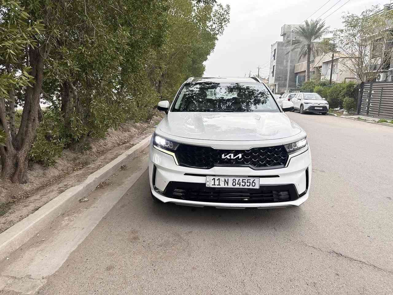 سورنتو 2022 فول اعلى فئة X4
بنوراما 
جلد داخل ابيض
4 كامرات
فور ويل
سايد بريك بصمه 
كراسي كهرباء
تدفئة تبريد كشن
شاحن واير لس
باب خلفي كهرباء
تحكمات ستيرن 
ويل كب
7 راكب
3 قطع تبريد 
بردات خلفيه 
شاشه كار بلي 
شاشه ديجيتل 
مري شفط
اشاير بلمري
ماشيه 66 الف
سياره مكفوله سونر مرفق بلمنشور
مكان السياره بغداد  حي الخضراء
السعر 293 وبيها مجال 
***********
