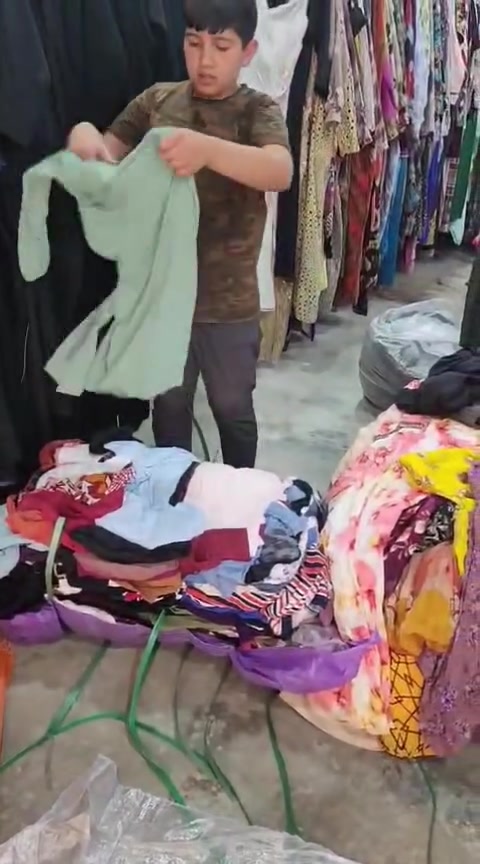 السلام عليكم وجبه جديده دشاديش نسائي وقميص نسائي شوعي وبنطرون ابو جعب رجالي ونظافه فول كسر يوم وتدللون علينه العنوان بهرز خلف السوك عماره حجي للاستفساروالتواصل على رقم ***********
