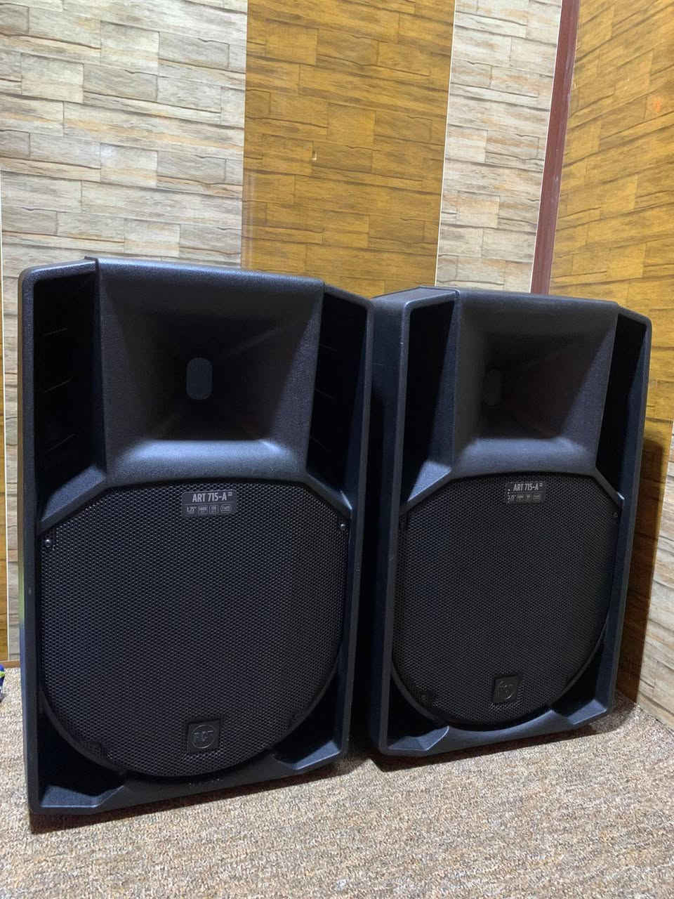 ار سي اف الايطالي اصلي كهرباي 715 السعر 12 ورقه 
التواصل واتساب فقط 
***********
