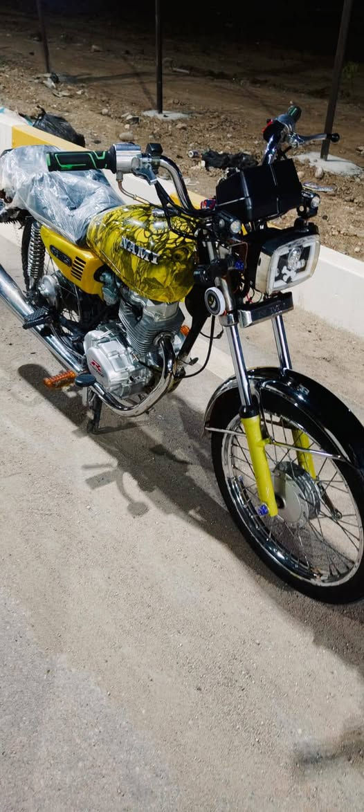 سلام عليكم دراجه اورا ارشه مديل 20  محرك 24 دراجه نظيفه كلشي شغال بيه جاهزه اترايك شلامجه مكان ناصريه سوك شيوخ سعر 650..... ***********
