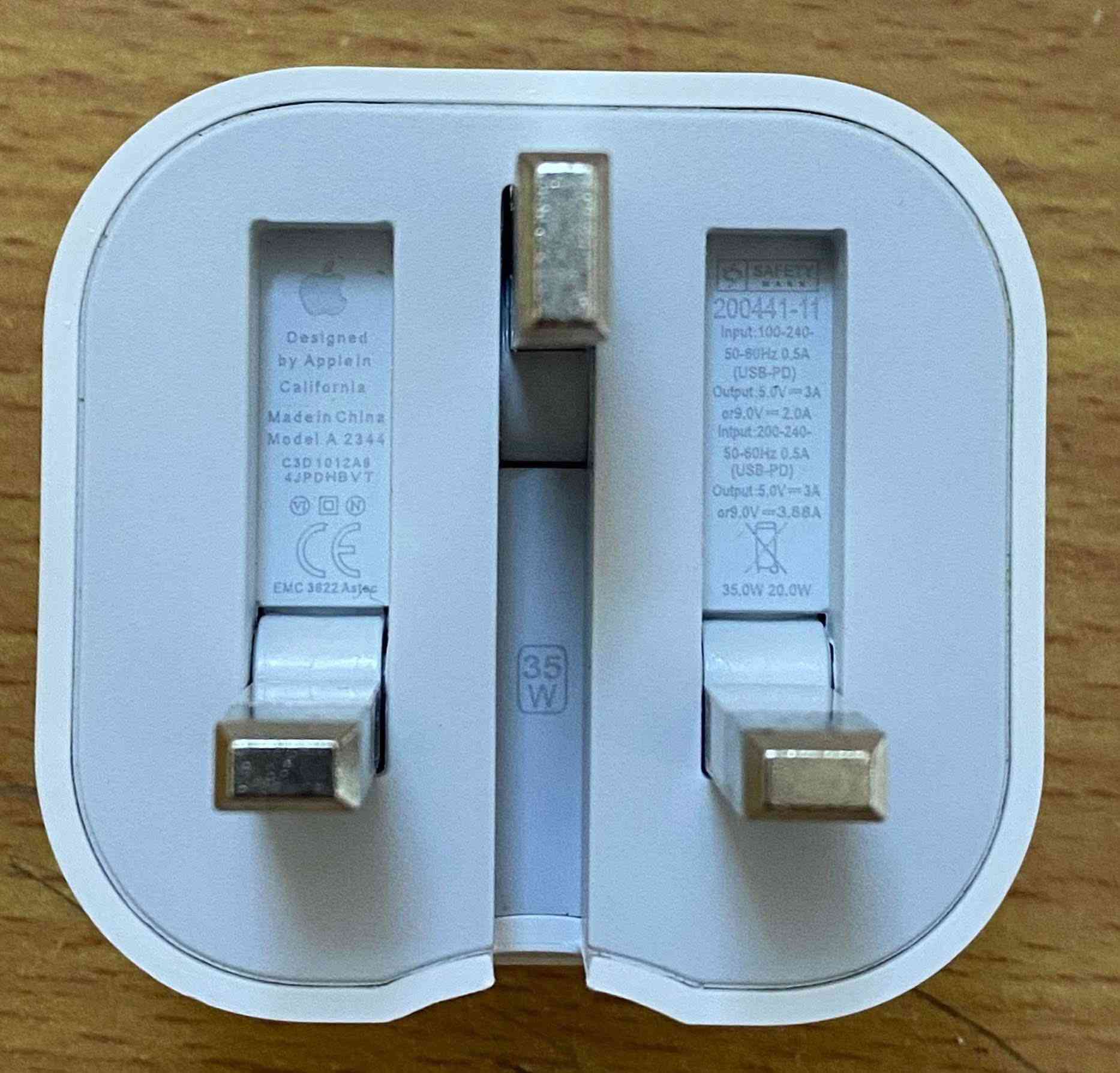 شاحنة ايفون35W اصلية كوالتي عالي مع كيبل شحن سريع شرط الفحص السعر 15 الف


**إذا كنت صاحب هذا الإعلان وتريد حذفه لأي سبب، رجاءا أرسل رسالة إلى الدعم الفني**