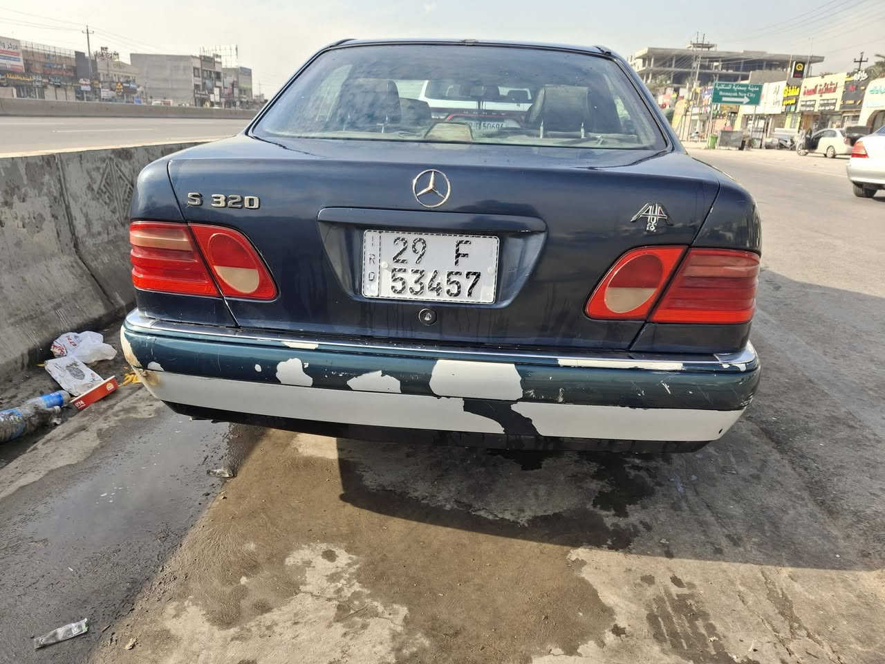 مرسيدس ام عيون موديل ٩٦ محرك٣٢٠ خراطيم بلادي كير ومحرك تمام تبريد وسلايد يرادله صيانه تخم تاير وباتري جديد حداديه تمام لون ازرق نيللي رقم واسط انكليزي سنويه جديده بأسمي السعر ٧٥ وبيها مجال مكان السياره بغداد الرصافه قرب جسر المشتل تلفون ***********
