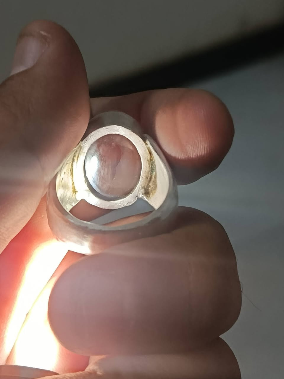 يماني طبيعي صياغه ثقيله 
مخطوط 
حر 
قياس 24 /25
وزن 19.38 غرام 
***********
الامين الثانيه 
السعر 75 الف   محابس حلوه ماكو بالسوك والحلو غالي الي ميعجبه السعر  ما مجبور ابرر
