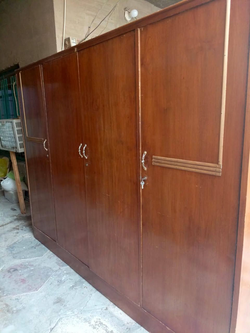 كنتور 3ابواب صاج السعر 150
كنتور 4ابواب صاج شغل حطاطه مقطع من الداخل مثل ماواضح بالصوره  السعر 210.فلوجه حي المعلمين. ***********
