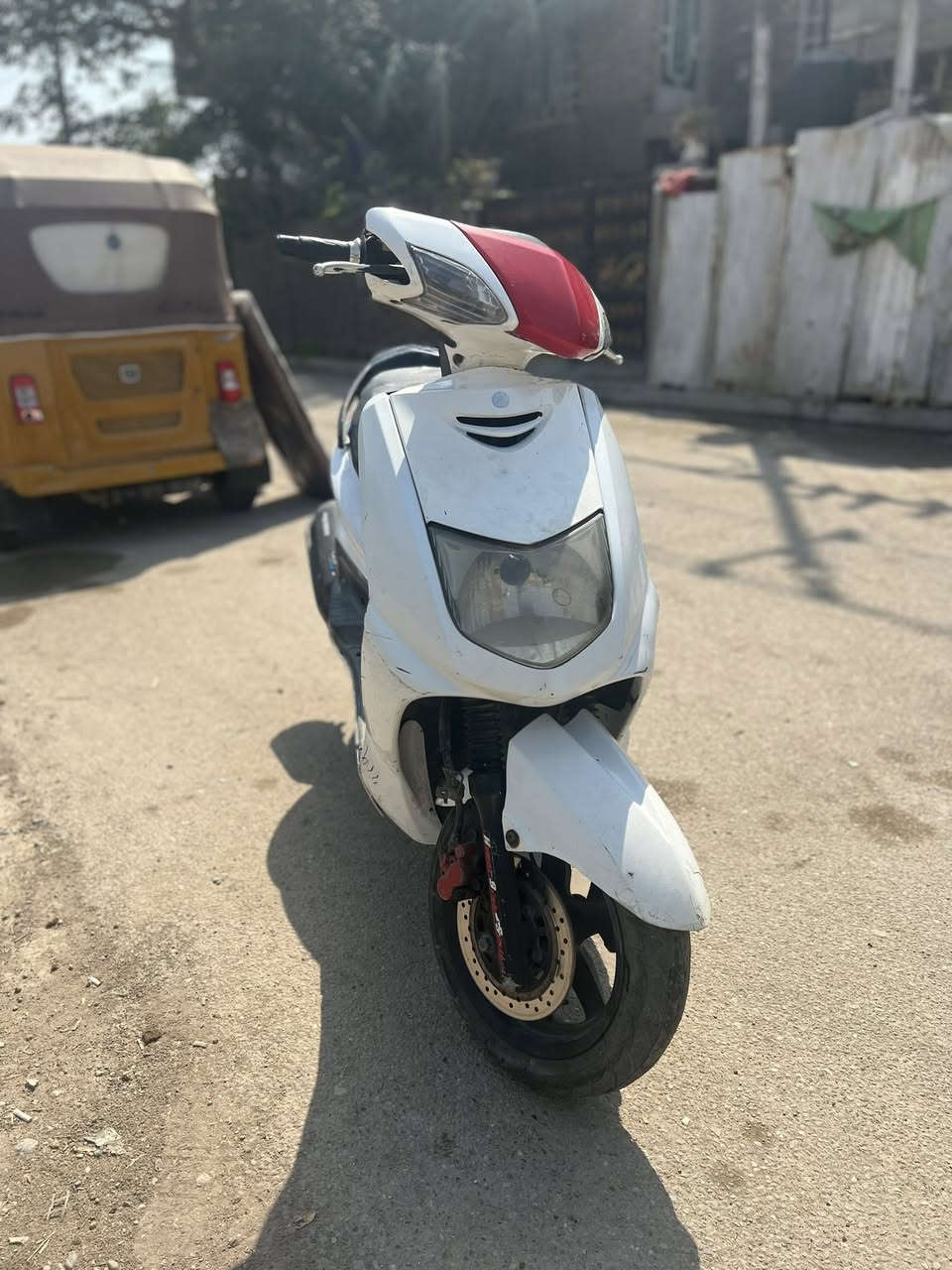 سلام عليكم دراجه سكنس نظيفه دراجه كامله مكينه بلاد سلف شغال 300بيها مجال قليل مكان  تقاطع درويش ***********
