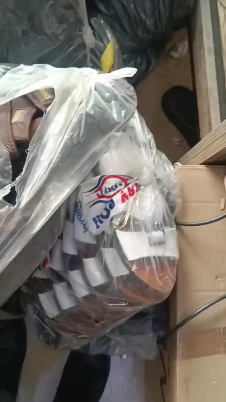 العدد 8000 زوج مشكل.   رجالي. ونسائي.   تركي السعر للزوج.   70 سنت.     كل الكميه


**إذا كنت صاحب هذا الإعلان وتريد حذفه لأي سبب، رجاءا أرسل رسالة إلى الدعم الفني**