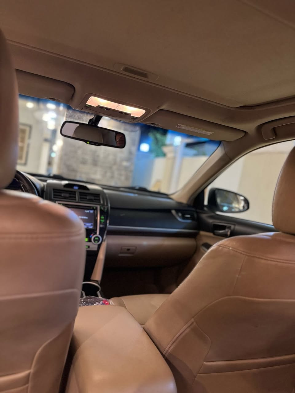 كامري ٢٠١٧ لون ابيض limited 
محرك ٢٤٠٠ 
خليجي
مكفولة كير ومحرك 
مع بارد بسيط بالجاملق الايسر 
ماشية 250 الف
السعر 180 ورقة مع مجال بسيط 
مكاني الانبار/الرمادي
***********
