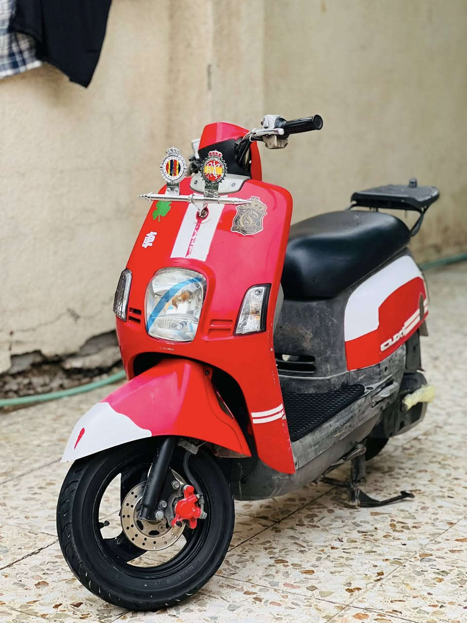 سلام عليكم دراجه ماكس بوليسي مكفوله شرط لامفتوحه ولا اي شي شلعه ومعدل مكينته ناعمه دراجه ختم كلها واحد ويا المكينه مديل 2009  ستونها طالع من الوكيل درجه بلاديه كلها لاتصال ***********
