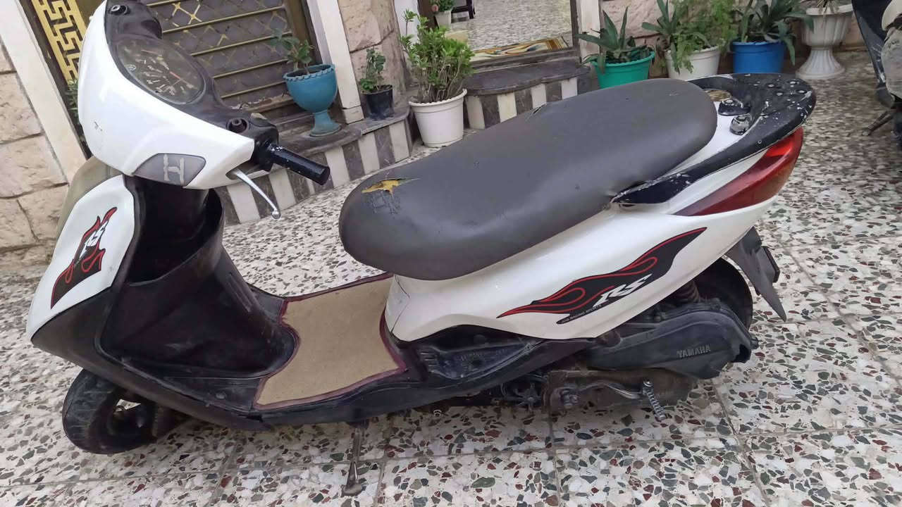السلام عليكم 
بريز للبيع دراجه نضيفه وااحله من الصوره مال بيت عوزها كعكه مال صالنصه 
سلف هندر تشتغل كهربائيات شغاله 
مكينه خير من الله 
سعر 375 وبيها مجال للشراي مكاني بغداد الكماليه 
رقمي *********** واتساب
