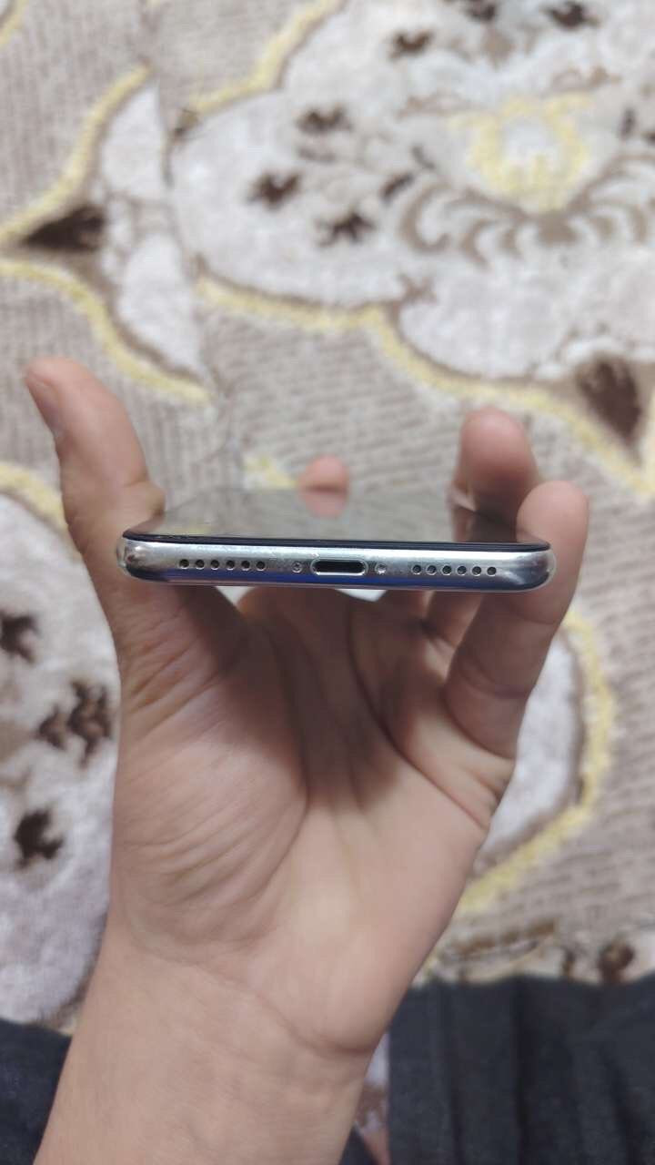 السلام عليكم ايفون اكس عادي
ذاكره 256 

 بطاريه 93 امبداله اصليه 

بالشاحن كلش زين 

امبدال شاشه gx فد نوب زينه 

الكامره اول اكس بيها رجاج و اكس الثاني كلش زينه 

السعر 125 بي مجال قليل 

مكاني موصل 

التوصل/*********** او خاص
