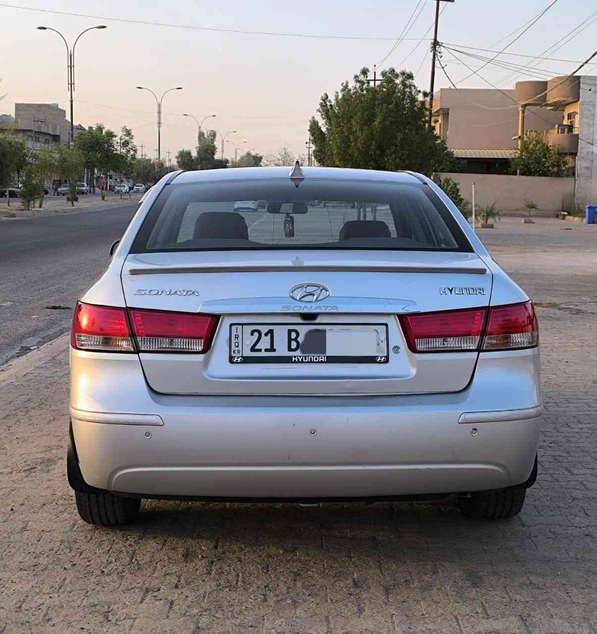 للبيع سوناتا موديل 2010 كوري 
محرك 2000 كلين محرك كير بعده بلادي ماشية 173 رقم سليمانية باسمي صدر جديد تايرات جديد دوشمة كاملة كوبون بانزين بيها سعرها 120 ورقة 
بيها منضومة غاز
للاتصال/ ***********
مكاني كركوك
