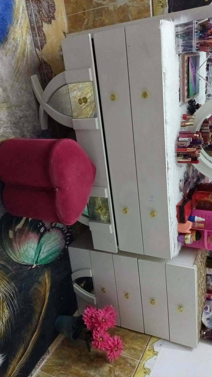 العنوان يثرب 
غرفه للبيع نضيفه بس بيها فصخ اباب الكنتور الوسط سعرها ٦٠٠


**إذا كنت صاحب هذا الإعلان وتريد حذفه لأي سبب، رجاءا أرسل رسالة إلى الدعم الفني**