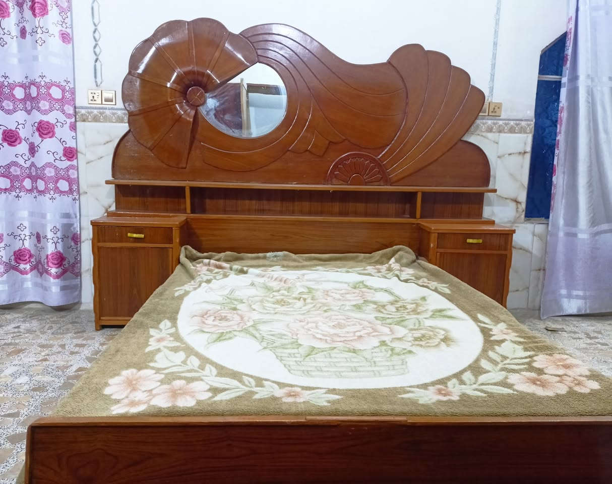 ***********‬‏ ‏‪
سعر 375 بيه مجال‏
غرفه صاج عراقيه ام 5 باب نضيفه كامله تسكام
المكان النجف
