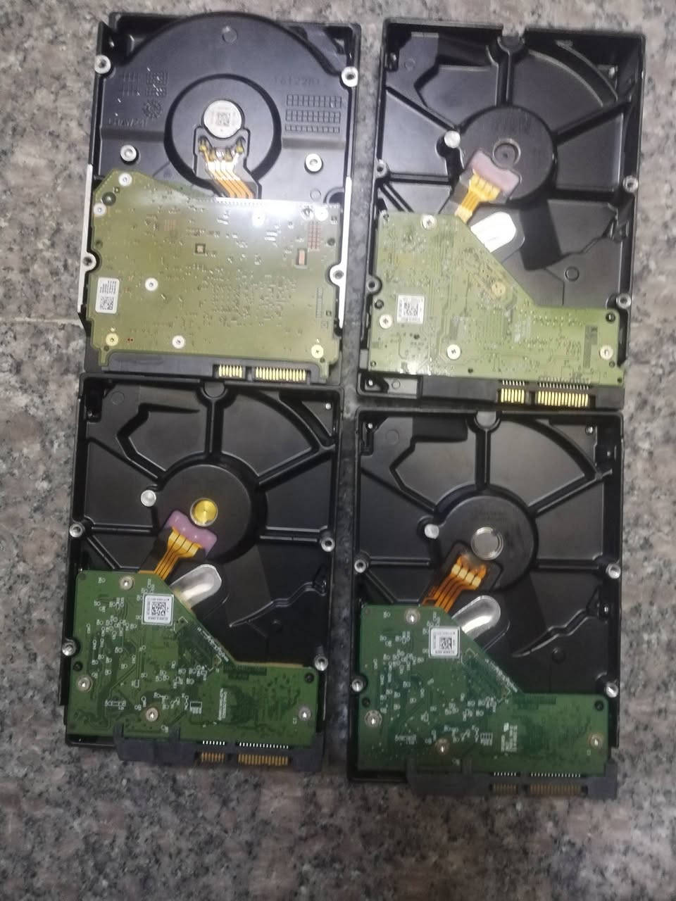 هاردات لبيع العدد 4 قطع البيع فحم على أول تم 75 الف


**إذا كنت صاحب هذا الإعلان وتريد حذفه لأي سبب، رجاءا أرسل رسالة إلى الدعم الفني**