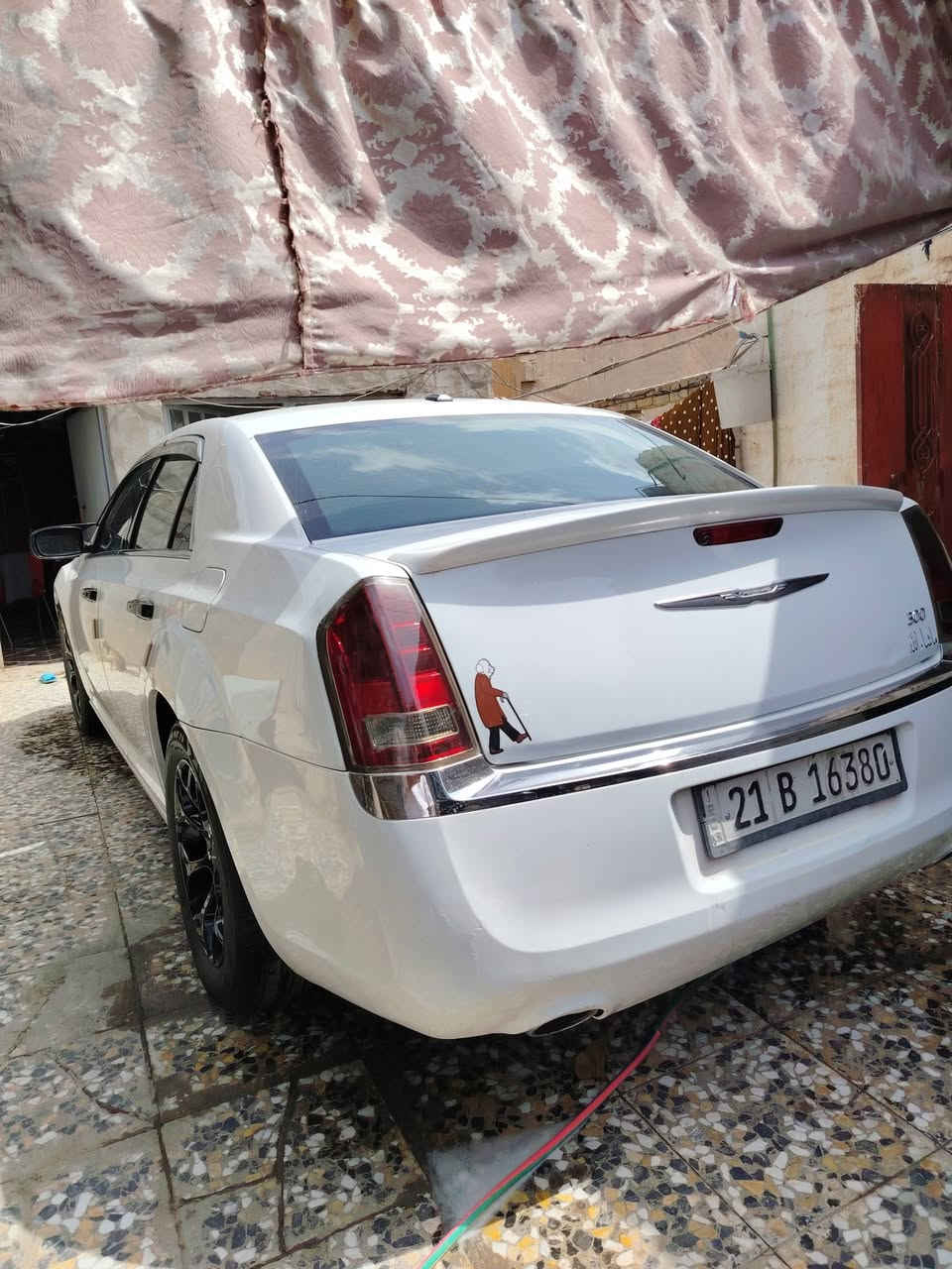 أوباما موديل2012 كندي بيه قطعتين فقط بدون دواخل سعره160 بيه مجال 
***********
