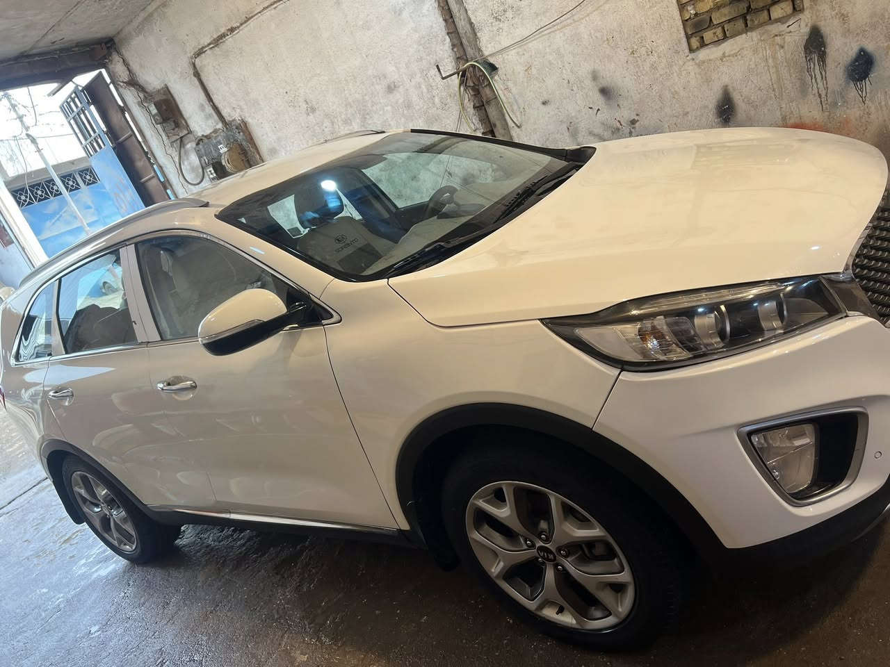 السلام عليكم سياره نوع كيا سورنتو خليجي للبيع او مراوس مكفوله من الگلبه والكص بيها صبغ موديل 2016 فول مواصفات حجم المحرك 6 سلندر عددالركاب 7 تبرد 3 قطع سياره جاهزه من كل النواحي السعر 158 بيها مجال قليل الشراي يتصل عدك سياره اراوسك مكان السياره ميسان ***********///***********
