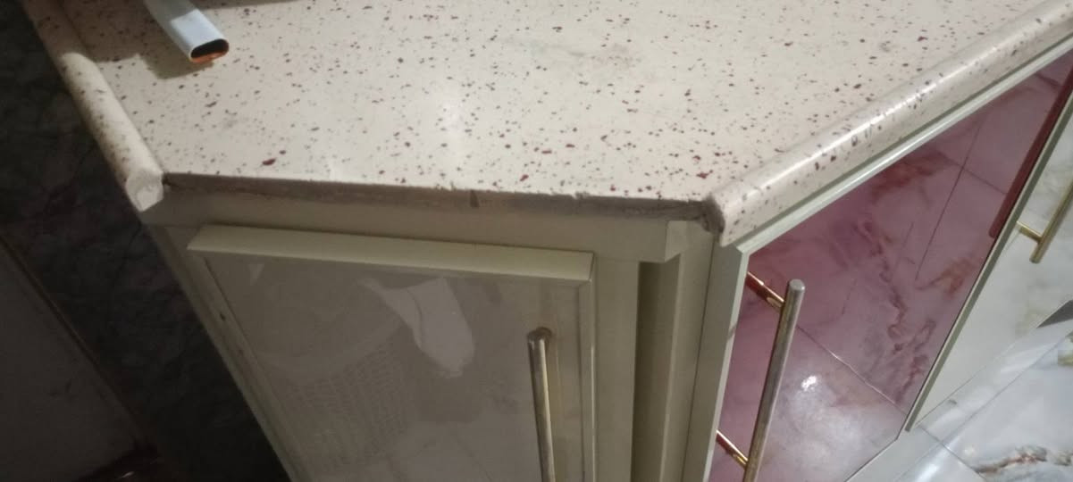 مطبخ نضيف جدا تفصال درجة اولى كلة مرمر مستخدم للبيع العنوان الحرية شراي اتصل ***********
