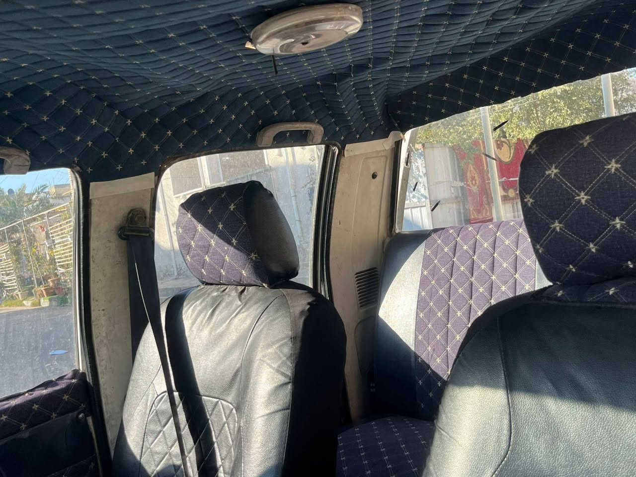 سلام عليكم سياره بيكم مسيوبيشي موديل ٩٠ سياره نضيفه مثل مشوف مكينه جديده ففتي كير جديد حداد صدر جديده تخم تاير جديد دوشمه رقم دولي سنويه جديده \ ***********
