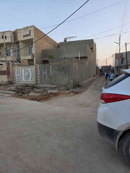 قطعه 100 متر مكان مميز بشارع التبليط الي بصف مدينة حمورابي قرب عميد قيس طابو زراعي سند ٢٥ الوحيده بالمنطقه لان كل المنطقه مبنيه ثاني قطعه عن التبليط وشارعهه راح يسوو مقرنص خدمات كامله ماء كهرباء مجاري سعرهه مناسب بالنسبه لمكانهه 60 وبيهه مجال للاستفسار
***********
