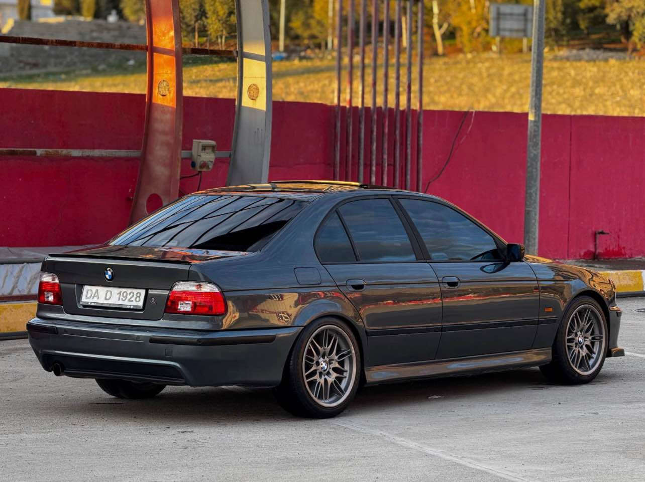 ماشاءالله لەمالی هەموولایەک مۆدیل2000 
‏‎مەکینە525 دەبڵ دجیتال دەبڵ گیر. 
‏  Msport 
‏‎سلایت ئۆتۆ.سوکان بیلاد .جام ئۆتۆ و شەباح کوشین سیسەم.هیتەر .پەردە کارەبای 
‏‎سەیارەکە زۆر زۆر خاوینە 
‏‎  مەنەفیست ئەسڵی برایم خەلیل وەسڵی گومرگی لەگەڵە کتابی رەقەمی بۆکراوە بەشەرتی پاکانە   
بۆیاخ سەخفو حیزام بەشەرت پشت و پێش کەپس 
‏‎
‏‎ ویلی نوی مەکینە گیر تەبریت ساردوگەرم براوەو موس بەشەرت .کارەبای بەشەرتی کۆمپیتەر  ماشاءالله سەیارەیەکی تابڵێی جوان و تایبەتە   
‏ ‎شوین رانیە گۆڕینەوەش دەکەم بو شاهینە🖤 
*********** رانية, السليمانية
